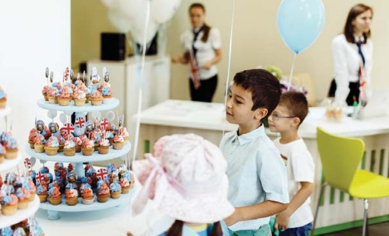 Британская языковая школа DEC school расширяет сеть в Киеве