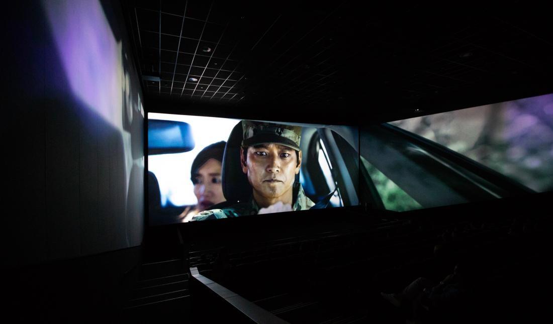 Multiplex (семьи Трофименко и Писаренко) открыл кинотеатр с 270-градусным панорамным экраном