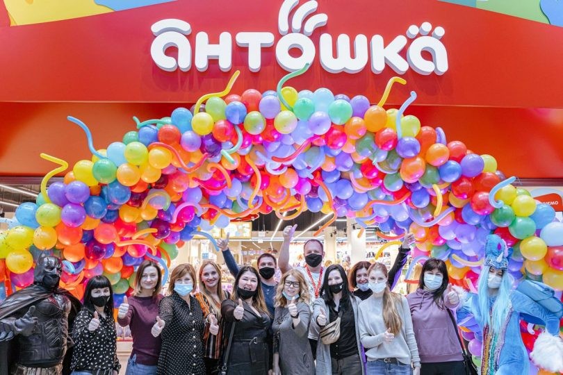 RedHead Family Corporation (семья Бурды) открыла магазин «Антошка» в столичном ТРЦ Ocean Plaza